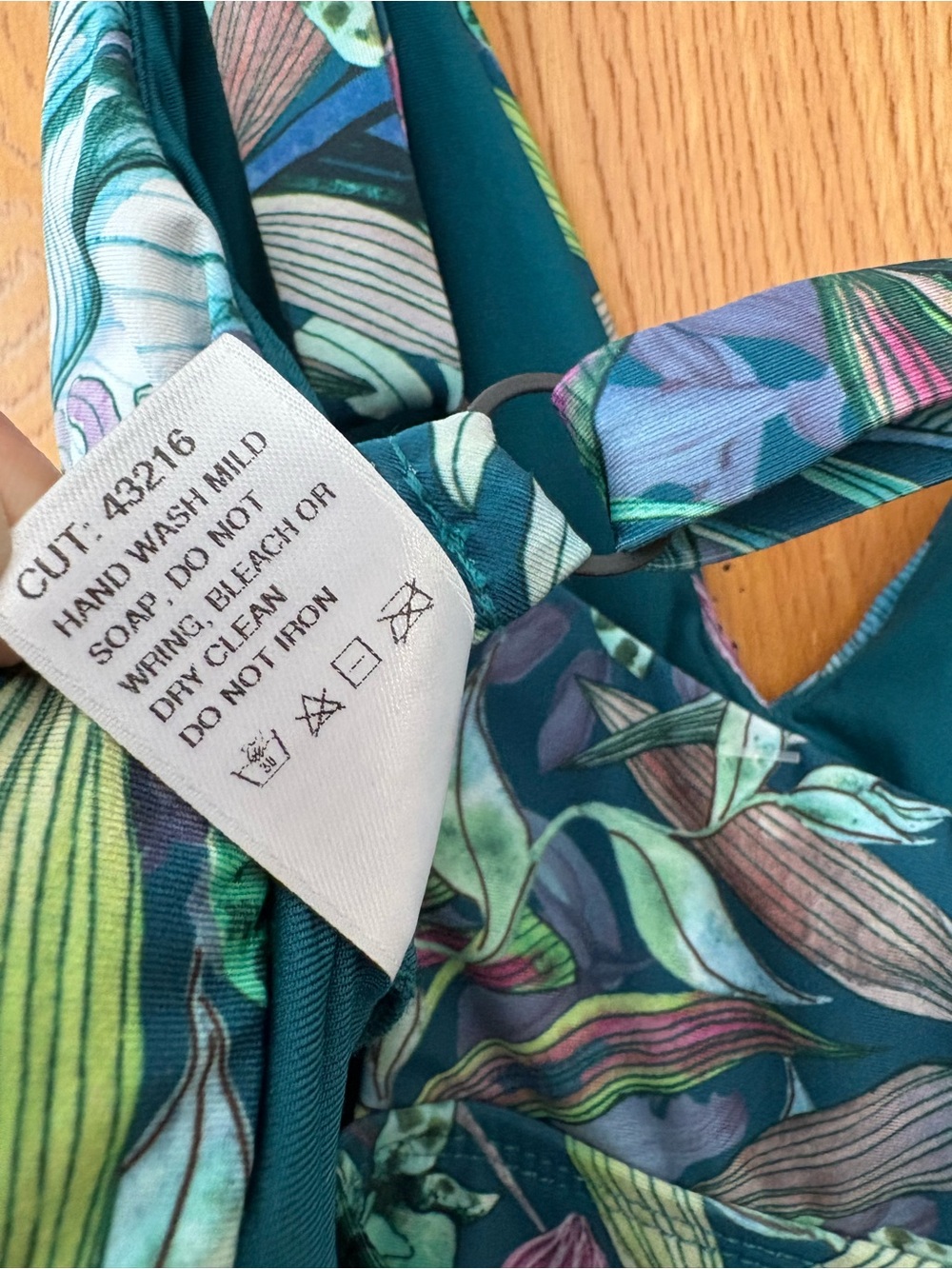 Title nine Teal Tropical Leaf Better One Piece Swimsuit - Monte Verde L (B/C) - Picture 9 of 12